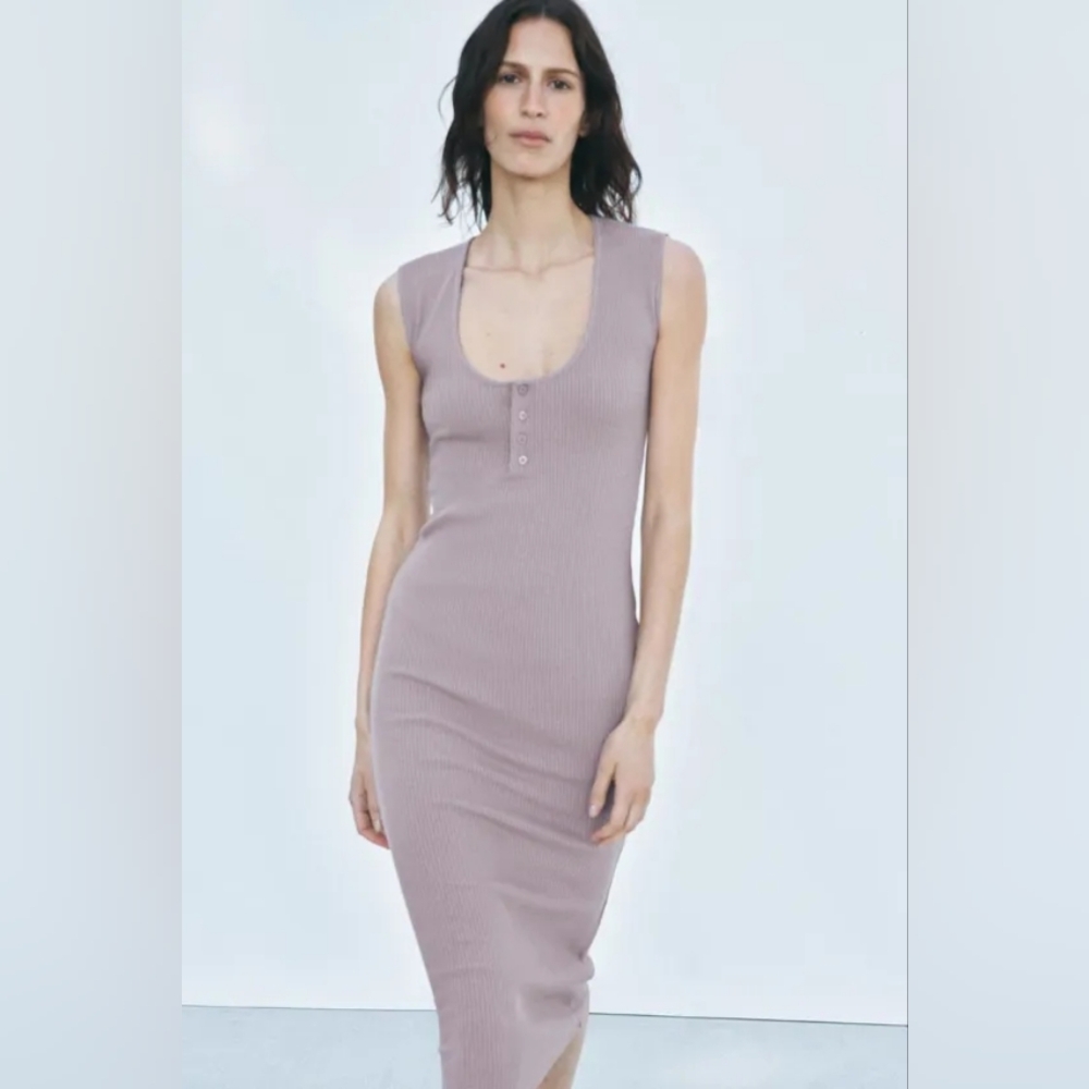 Zara Sleeveless Ribbed Midi Dress in Lilac